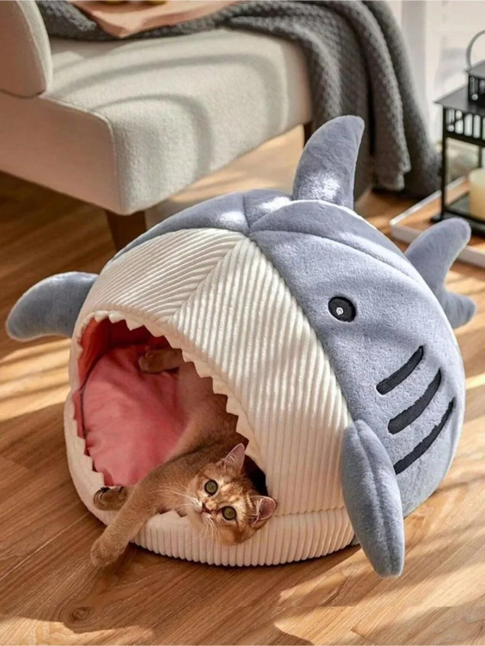 New Shark-Shaped Cat Mat Cozy Semi-Closed Bed Hideout for Kittens & Small Dogs